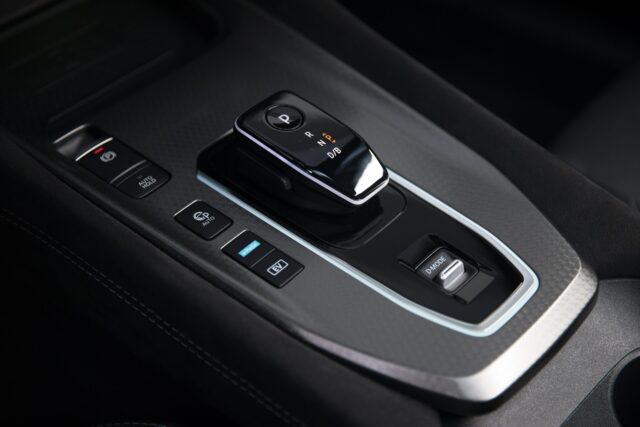 NISSAN-QQ-36-640x427